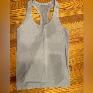 LULULEMON SWIFTLY TECH RACERBACK TANK - LAVENDER SZ 6